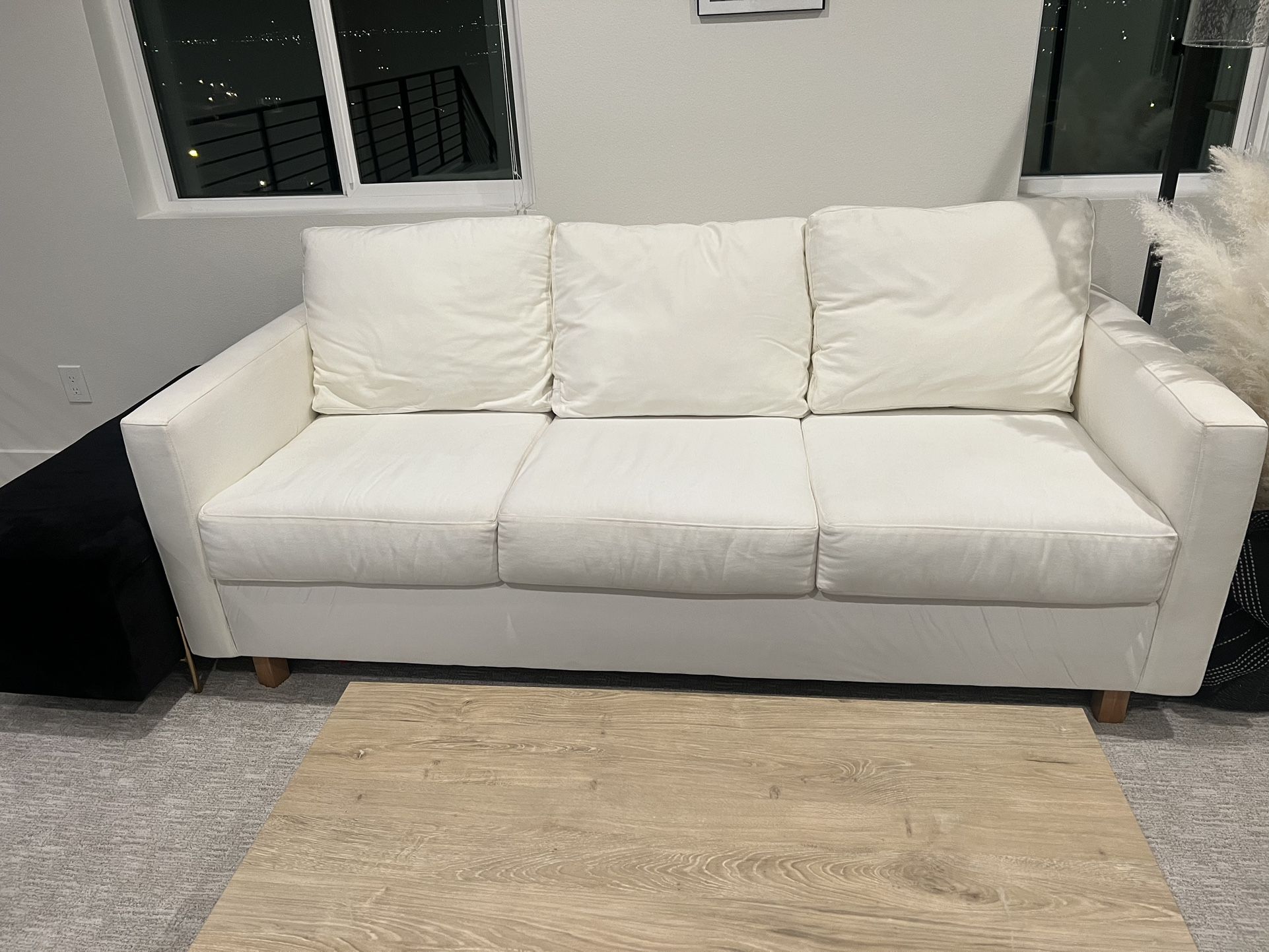 Off White Loveseat Sofa Euc 