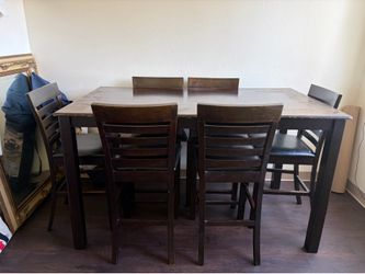 Dinner table with 6 chairs