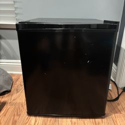 Hisense Mini Fridge 