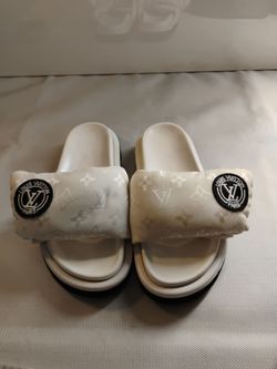 Louis Vuitton pillow top slippers
