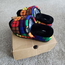 BRAND NEW IN BOX UGG SLIDES 12 Women's 