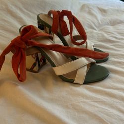 Strap or Sandals 