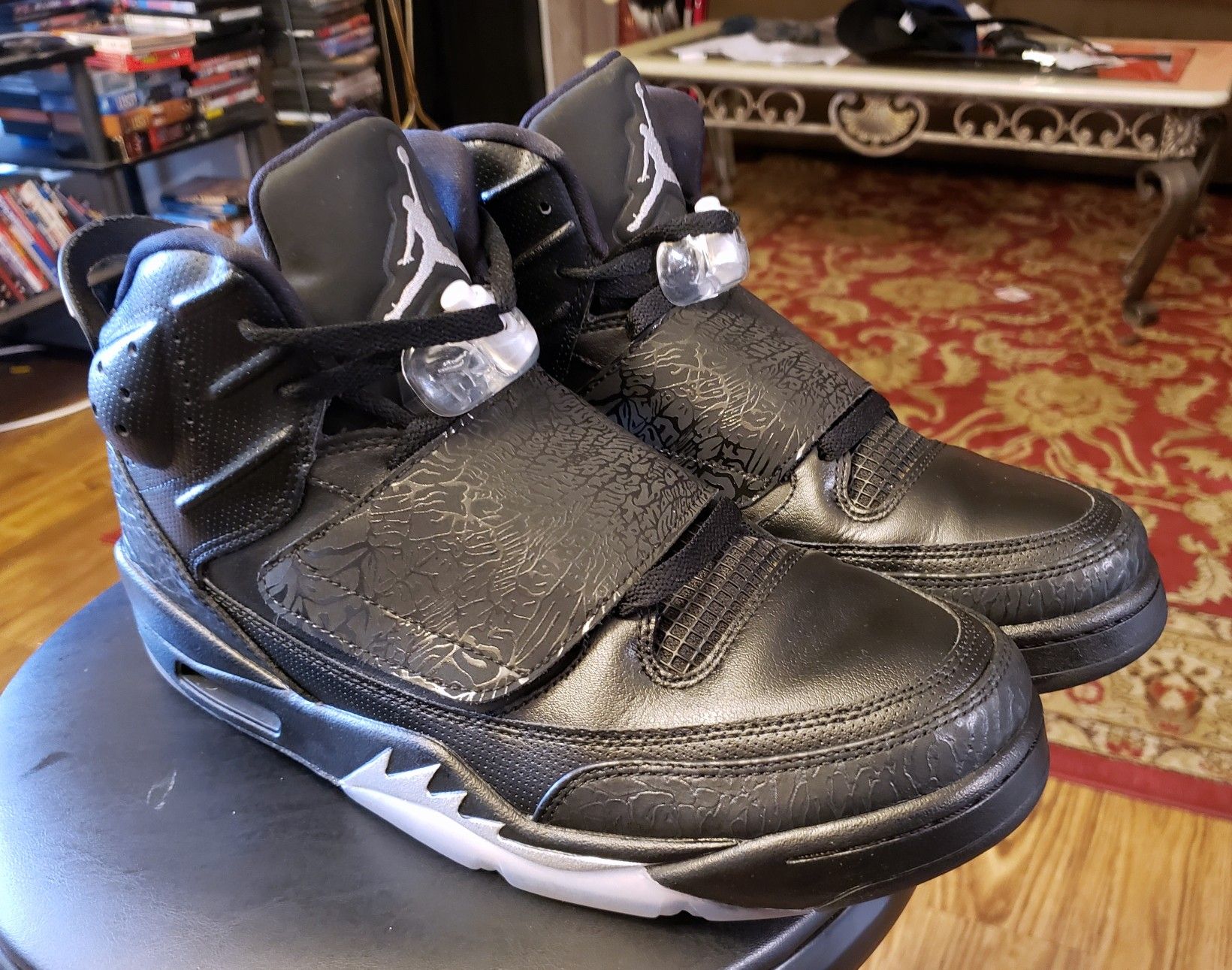 Jordan son of top mars black cat
