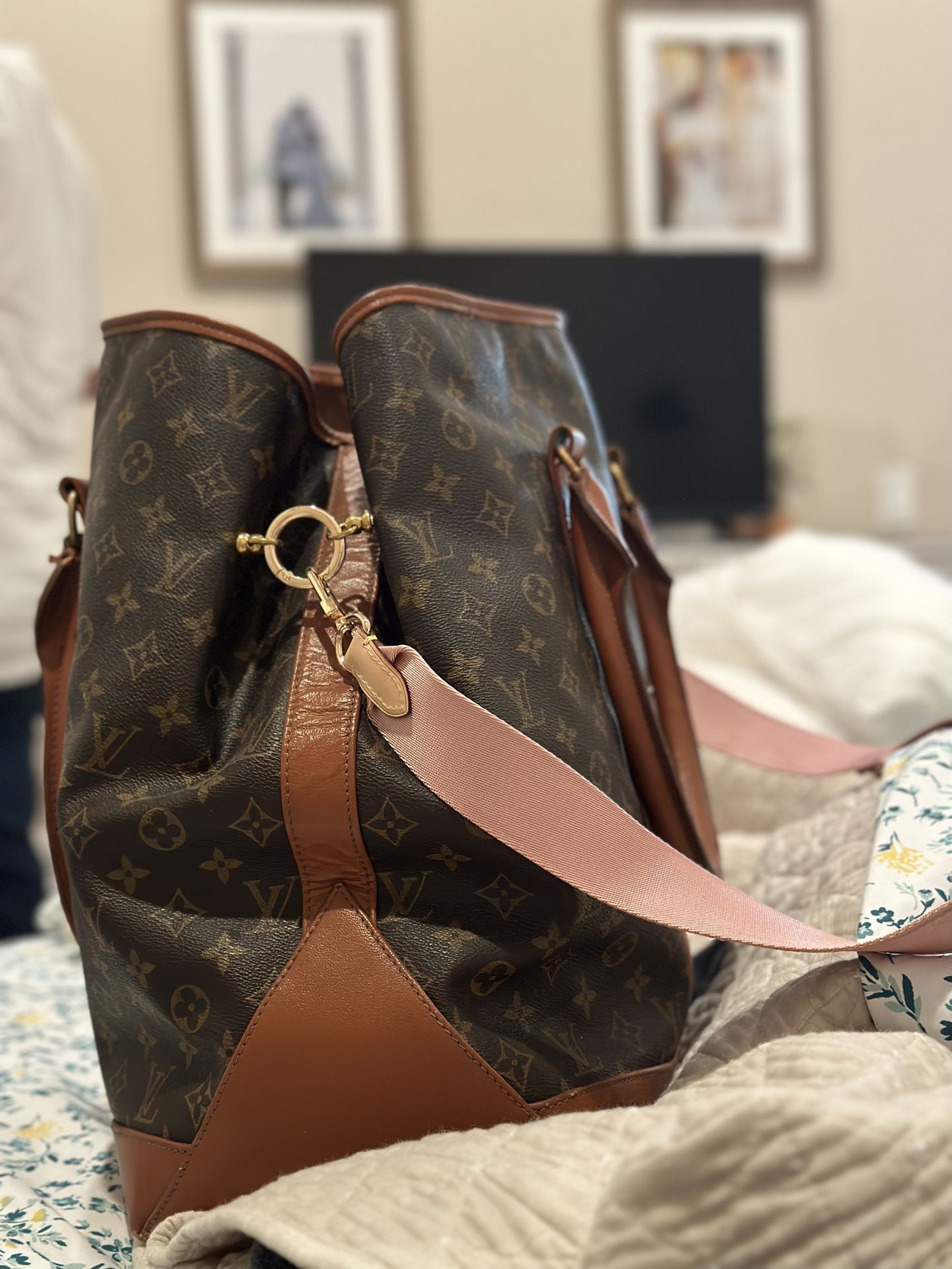 Authentic Louis Vuitton Gift Box w Shopping Bag for Sale in Diamond Bar, CA  - OfferUp