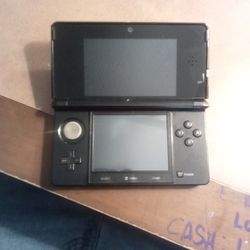 Nintendo 3DS With Pokemon SoulSilver Game 