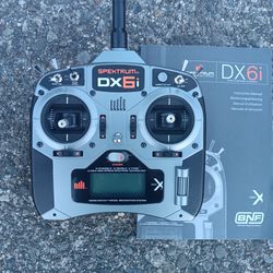Spectrum DX6i RC Transmitter With Manuel Uses 4AA Batteries. Almost New Condition. For Pick Up Fremont Seattle. No Low Ball Offers Please. No Trades 