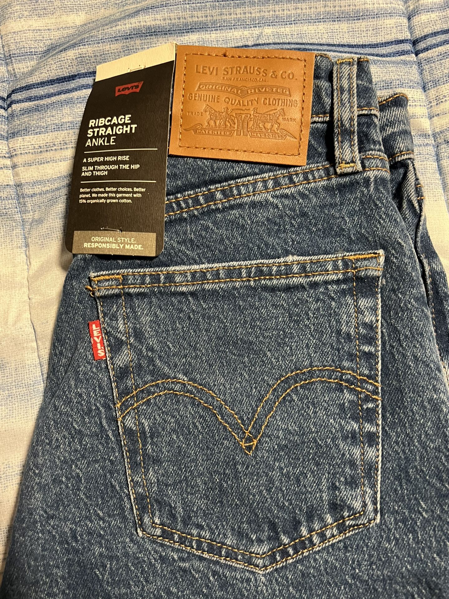 Womens Levi’s