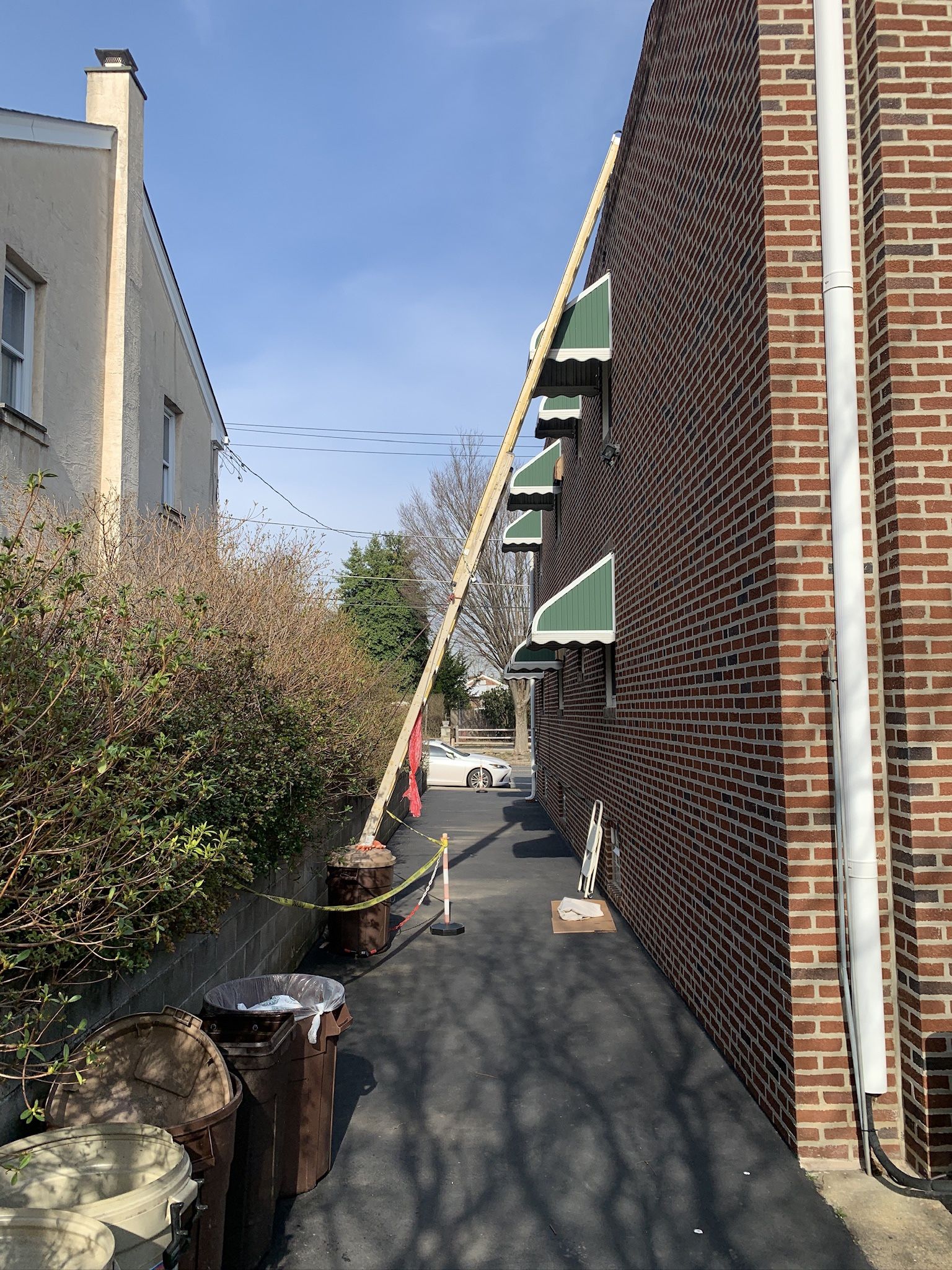 28 Ft Heavy Duty Ladder