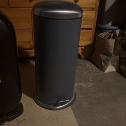 Trash Can 
