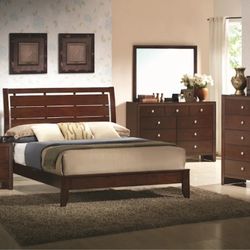 Queen Bedroom Set $749
