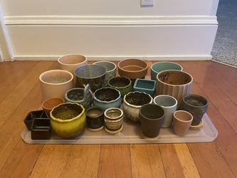 22 Plant Or flower Pots