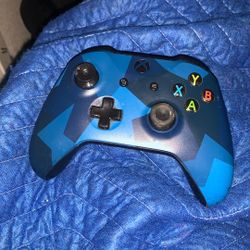 Microsoft Xbox One Wireless Controller, Midnight Forces II Special Edition - Xbox One