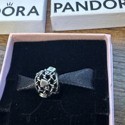 Pandora 