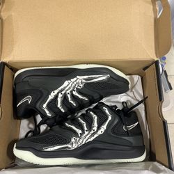 KD 18 Basketball Shoes