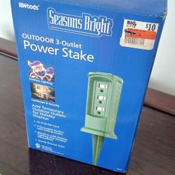 Woods Seasons Bright Outdoor 3-Outlet Power Stake.