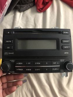 Hyundai Elentra stock radio