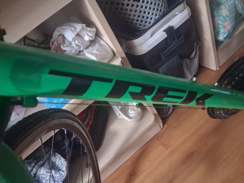Trek FX2 Bike