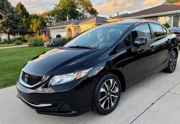 $1,500 – 2013 Honda Civic EX 1.8L V4