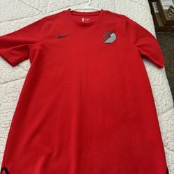 Men’s Red T-Shirt Size Large New Without Tags 