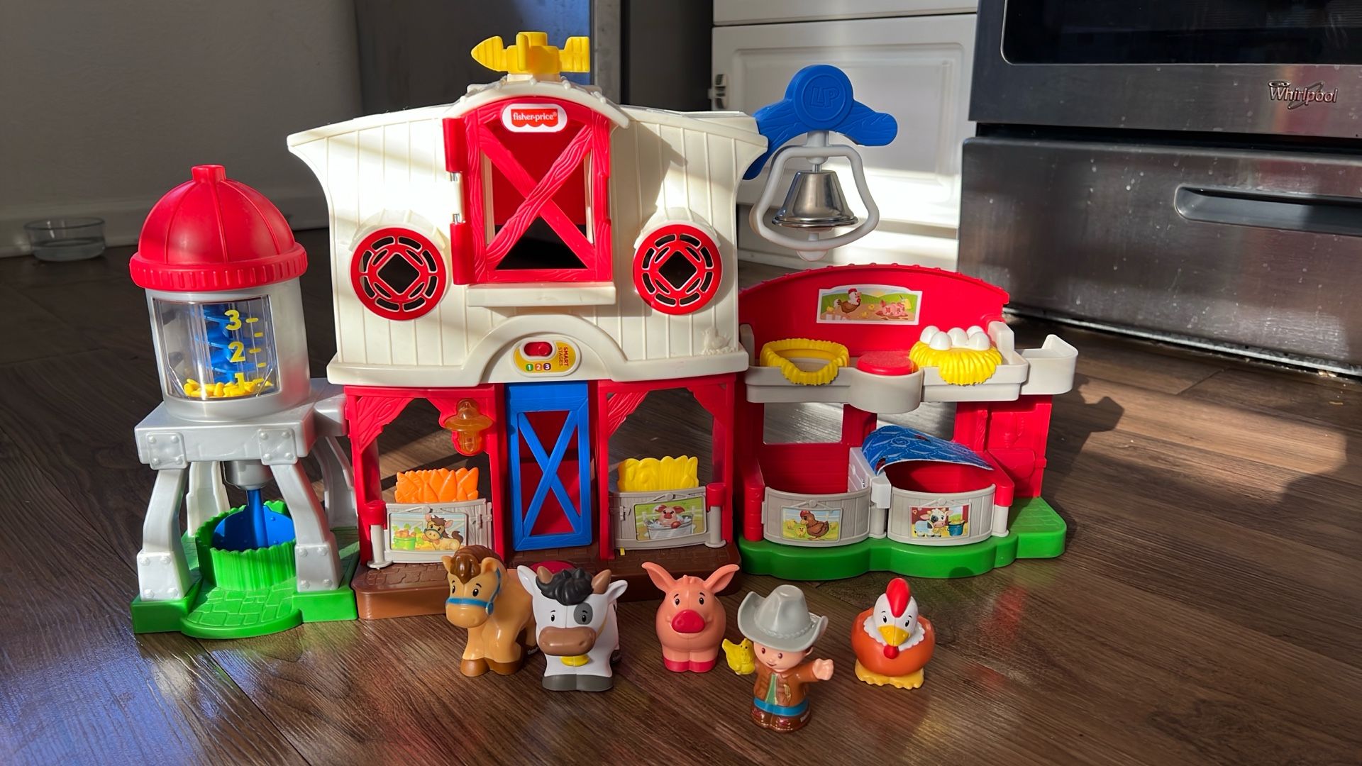Fisher-Price Toddler Barn With Farm Animals