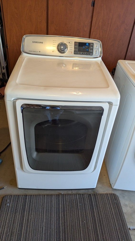Samsung Electric Dryer W/ Steam