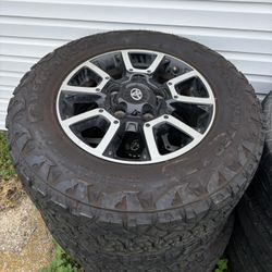 275 65 R18 Venom Power Tires