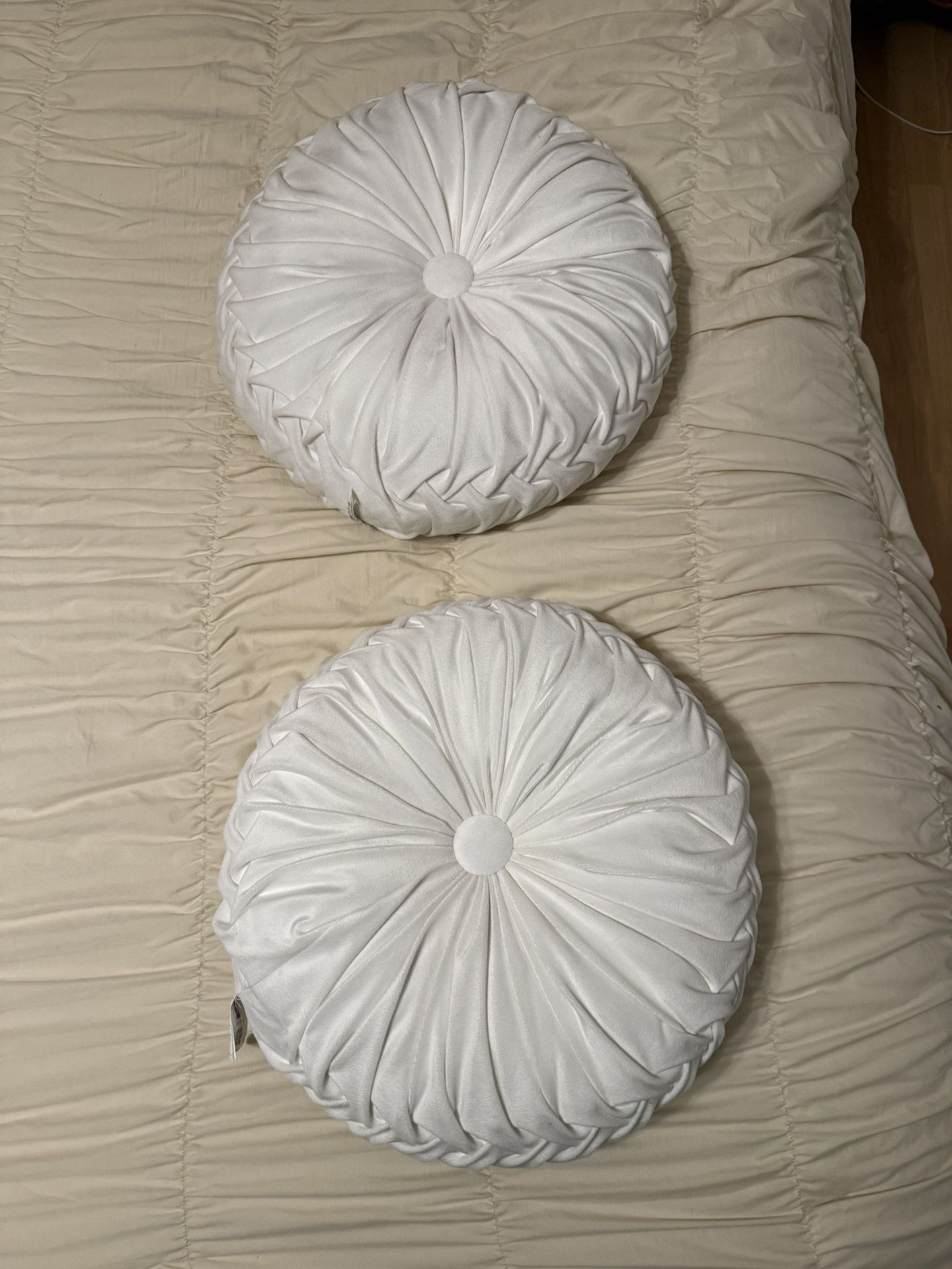 White Round Decorative Pillows