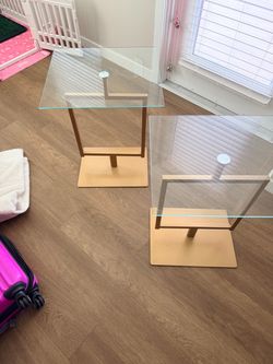 Night stands / End tables