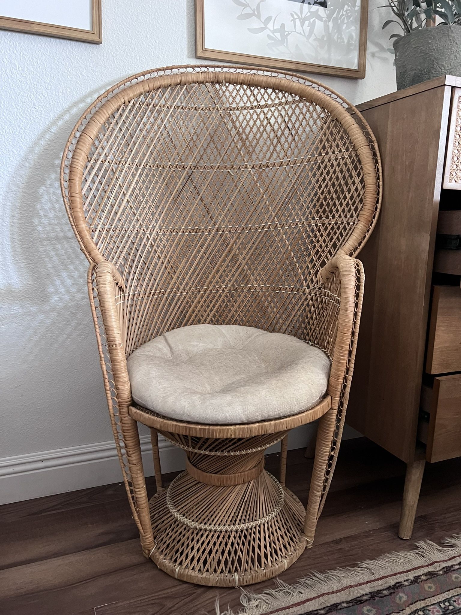 Small Wicker Peacock Chair With Cushion