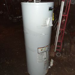 AO Smith 40 Gallon 33,000 Btu Propane Water heater