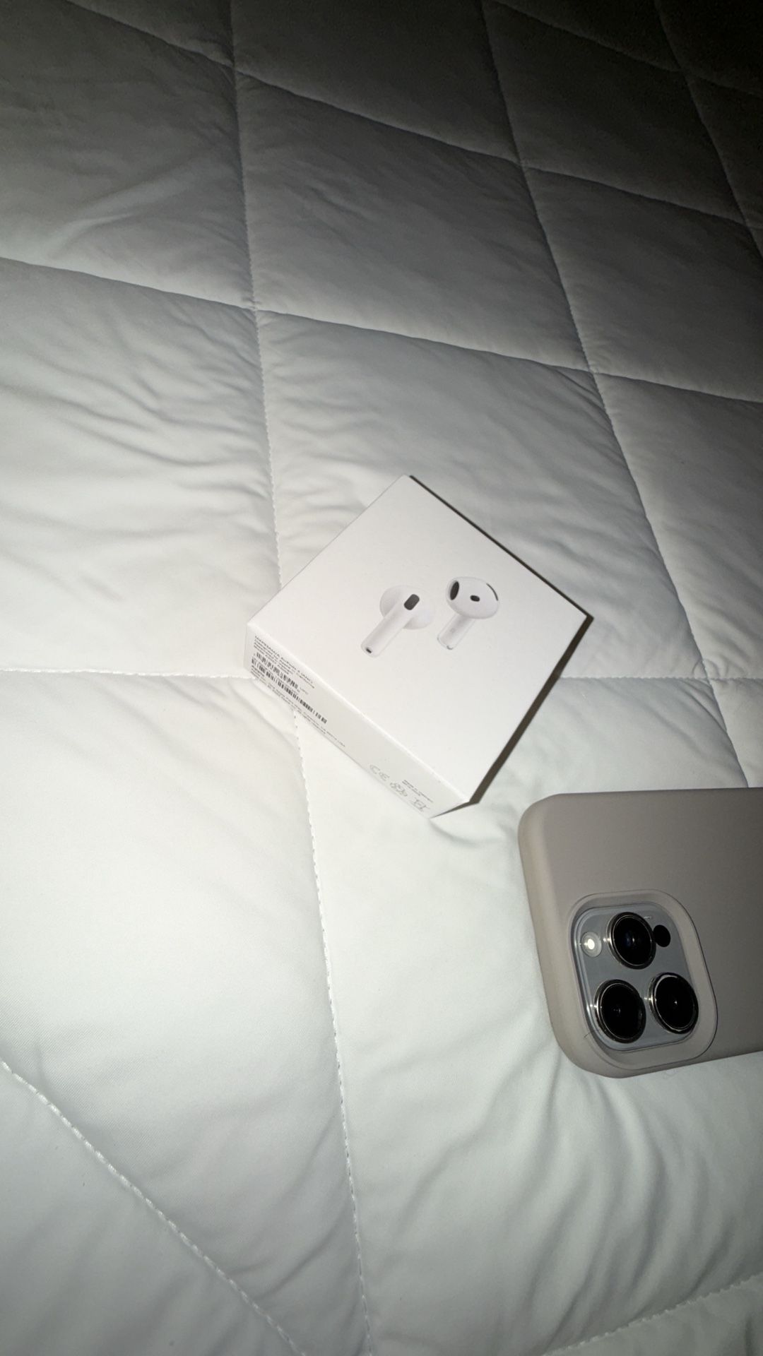 AirPods 4 Atc