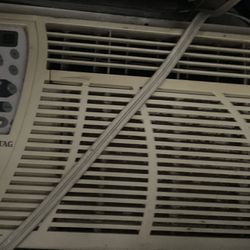 Maytag Room Air conditioner 5,000 BTU  M6X05F2EA 