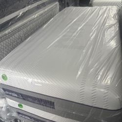 TWIN XL PURPLE .3 MATTRESS & BOX SPRING BED SET