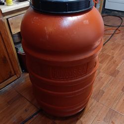 HONAKIS 55 GALLON RAIN BARREL 