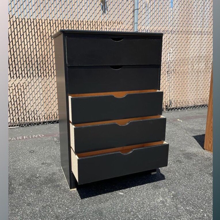 Dresser No Knobs