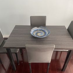 5 Piece Dining Room Table And Chairs 