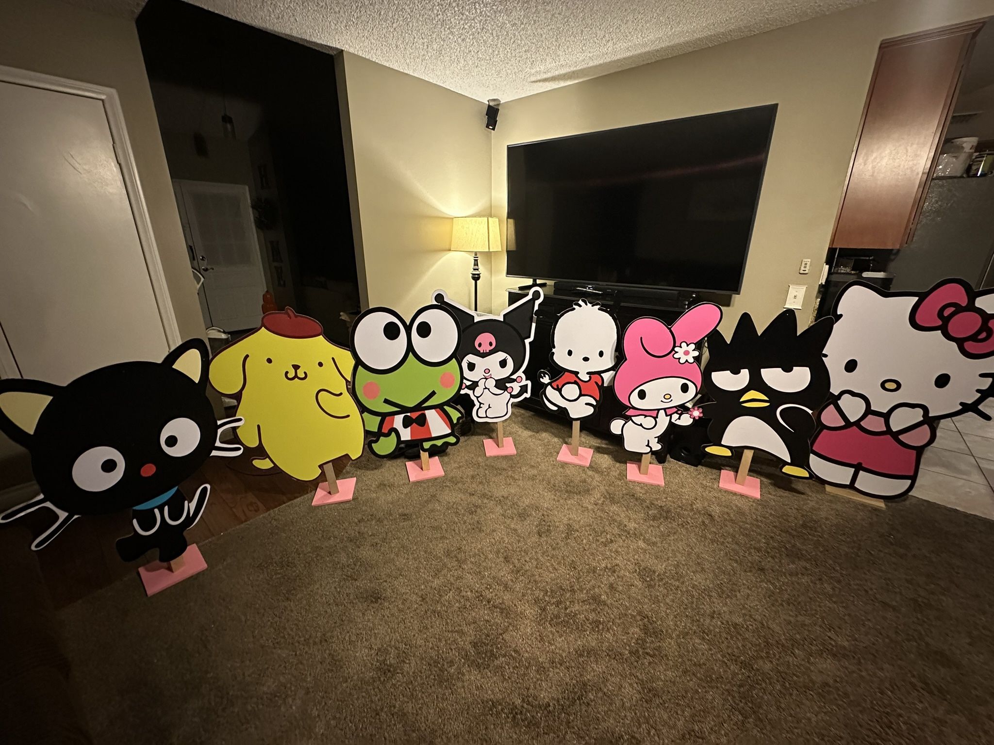 Hello Kitty Wood Characters