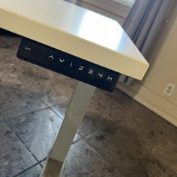 Adjustable Corner Table 
