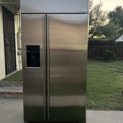 Refrigerator, Ge Monogram Extra-Large 