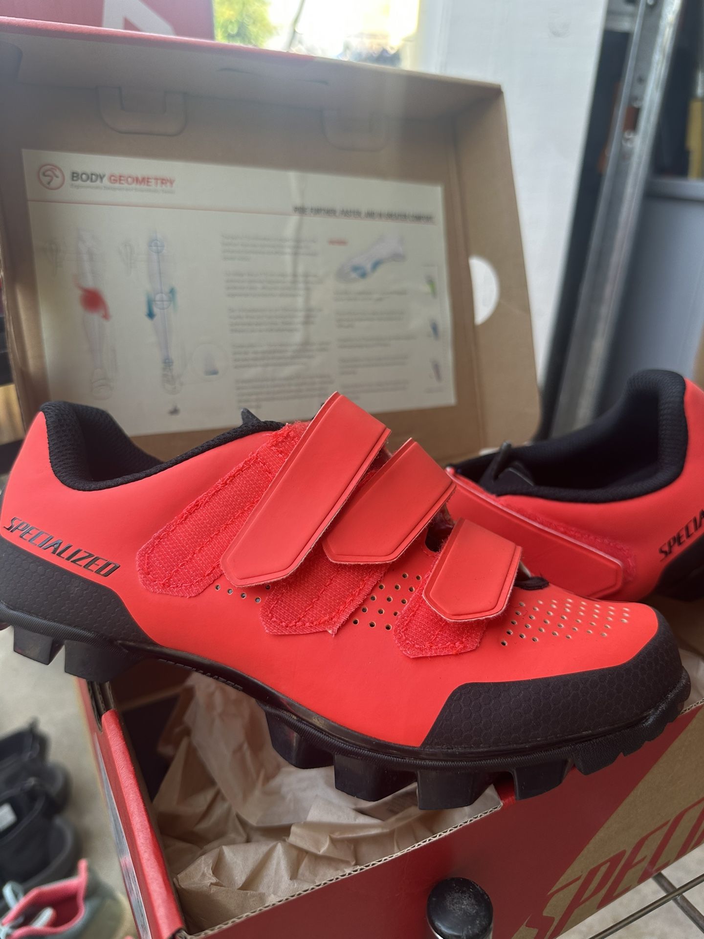 Specialized Sport MTB Size 5 NIB Rocket Red