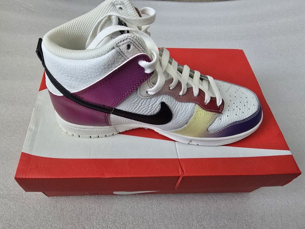 Womens NIKE DUNK HIGH multi color