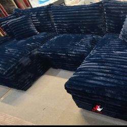 Brand New! 3pc huge double wide sectional
Take it home with$49down 
Hablamos Español Y Financiamos🙋