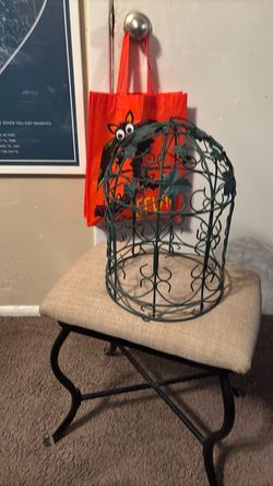 Vine cage