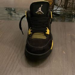  Jordan Four Thunder Yellows 