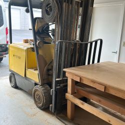 Hyster Electric Forklift And Charger