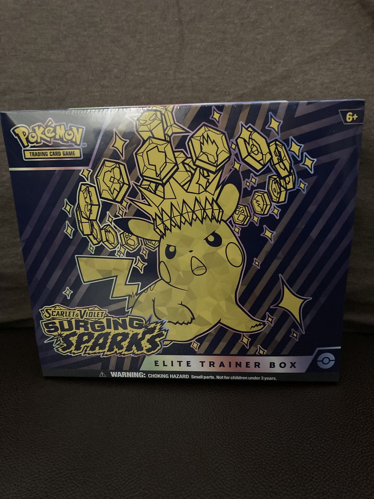 Pokémon Surging Sparks Etb
