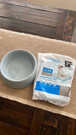 Dog set bowl and 3 potty pads