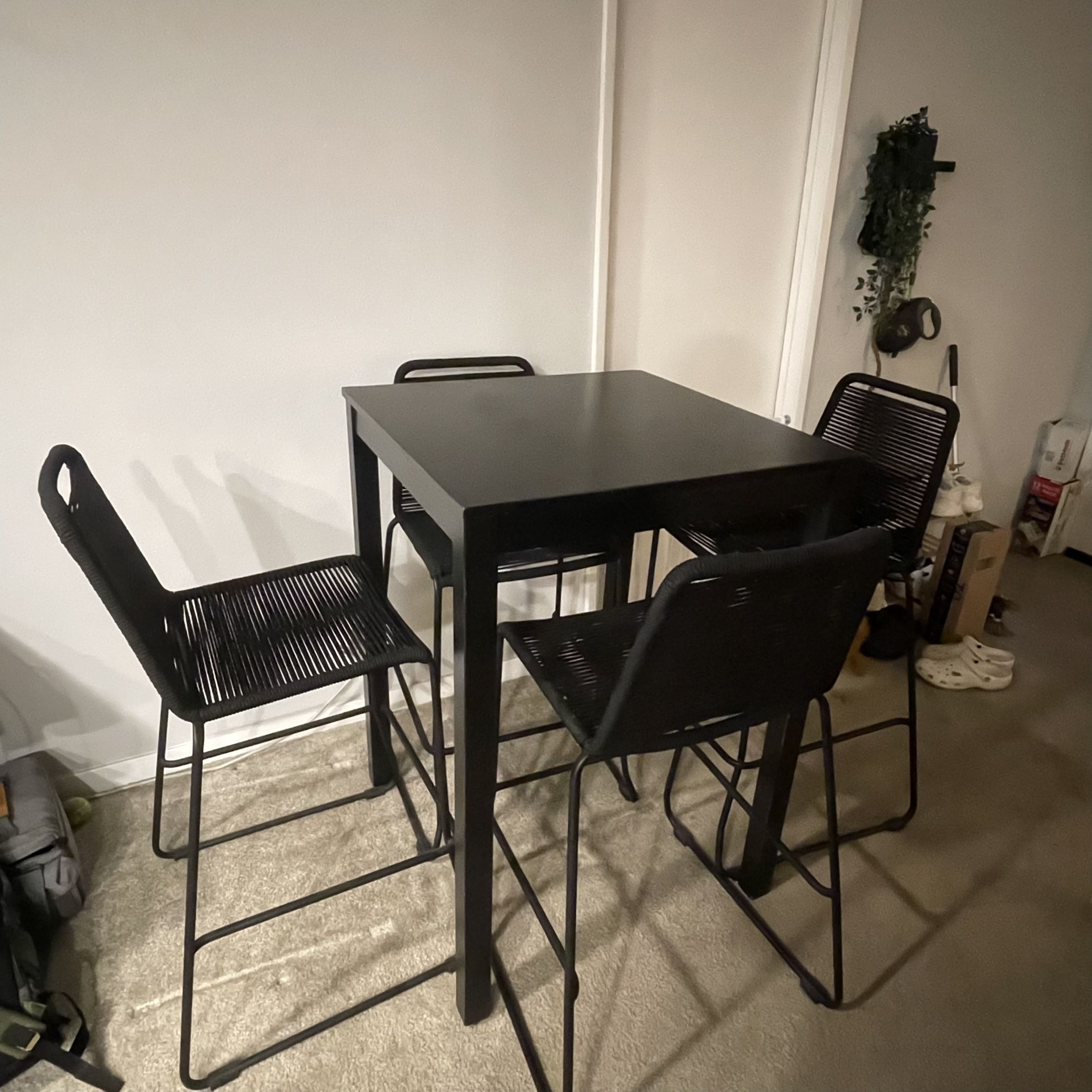 Dining Table With Barstool Chairs 