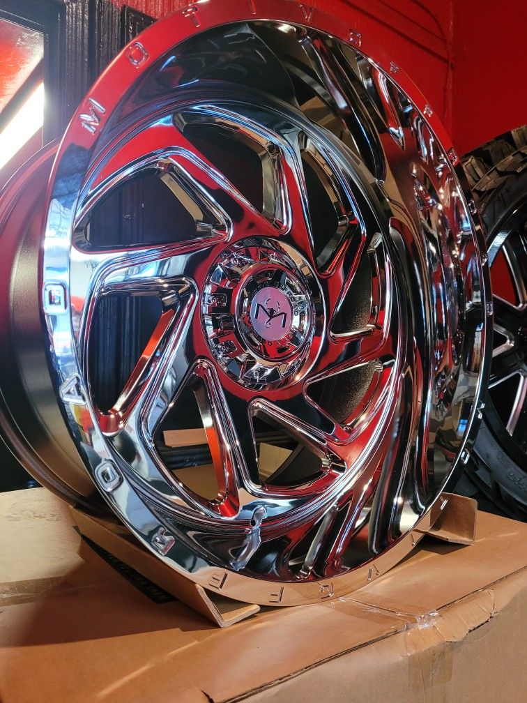 24x12 Chevy Or Ford 6lugg With New Rubber