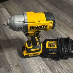 DeWalt 20V  1/2 IMPACT WRENCH 
